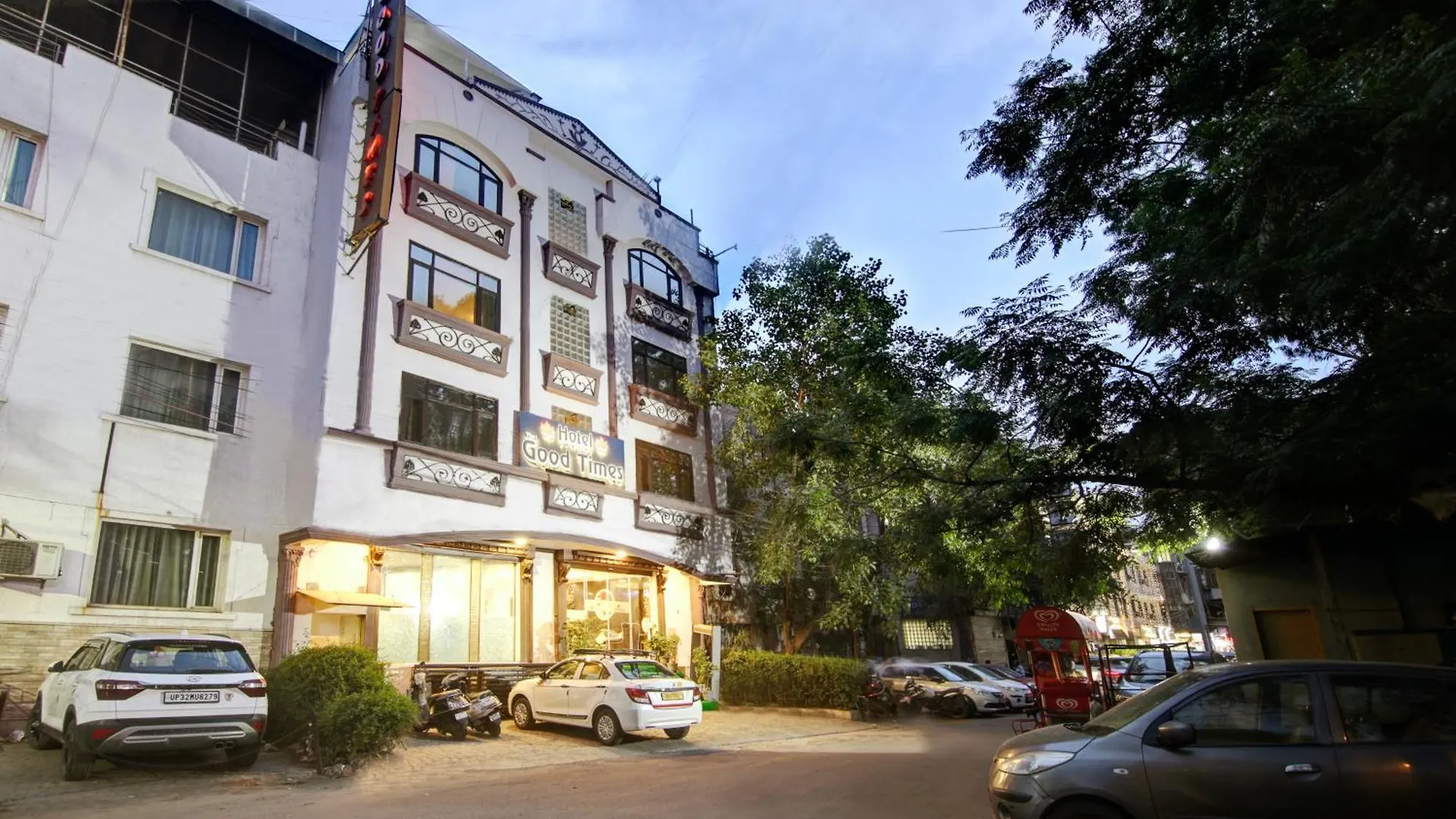 Stay At Good Time - Close To Karol Bagh Metro Station And City Centre دلهي