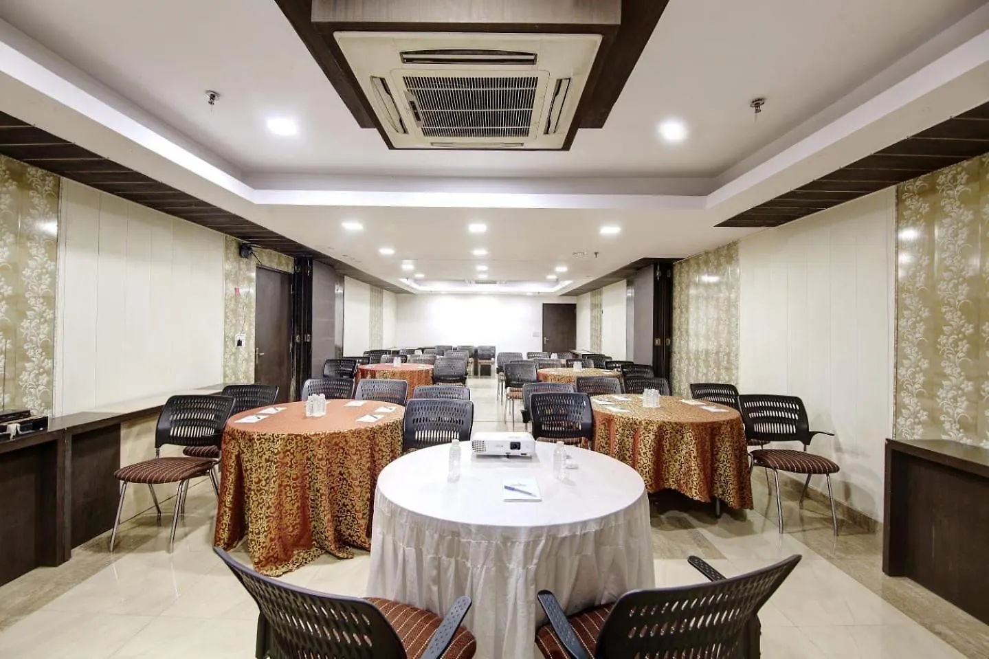 Stay At Good Time - Close To Karol Bagh Metro Station And City Centre دلهي فندق